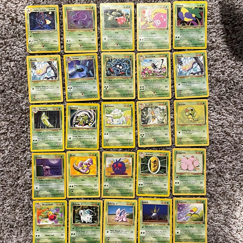25 Assorted Grass Pokémon Cards